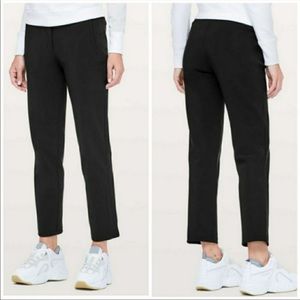 Lululemon On the Move Pant 28”